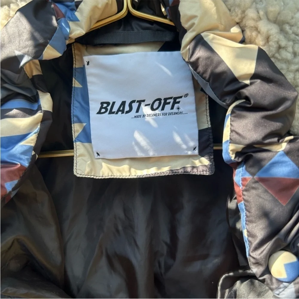 Blast Off Blue Aztec Patterned Men's Puffer Coat - Picture 4 of 13